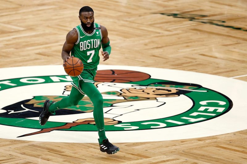 Brown dribbles downcourt during a home game against the Atlanta Hawks on February 17, 2021. 